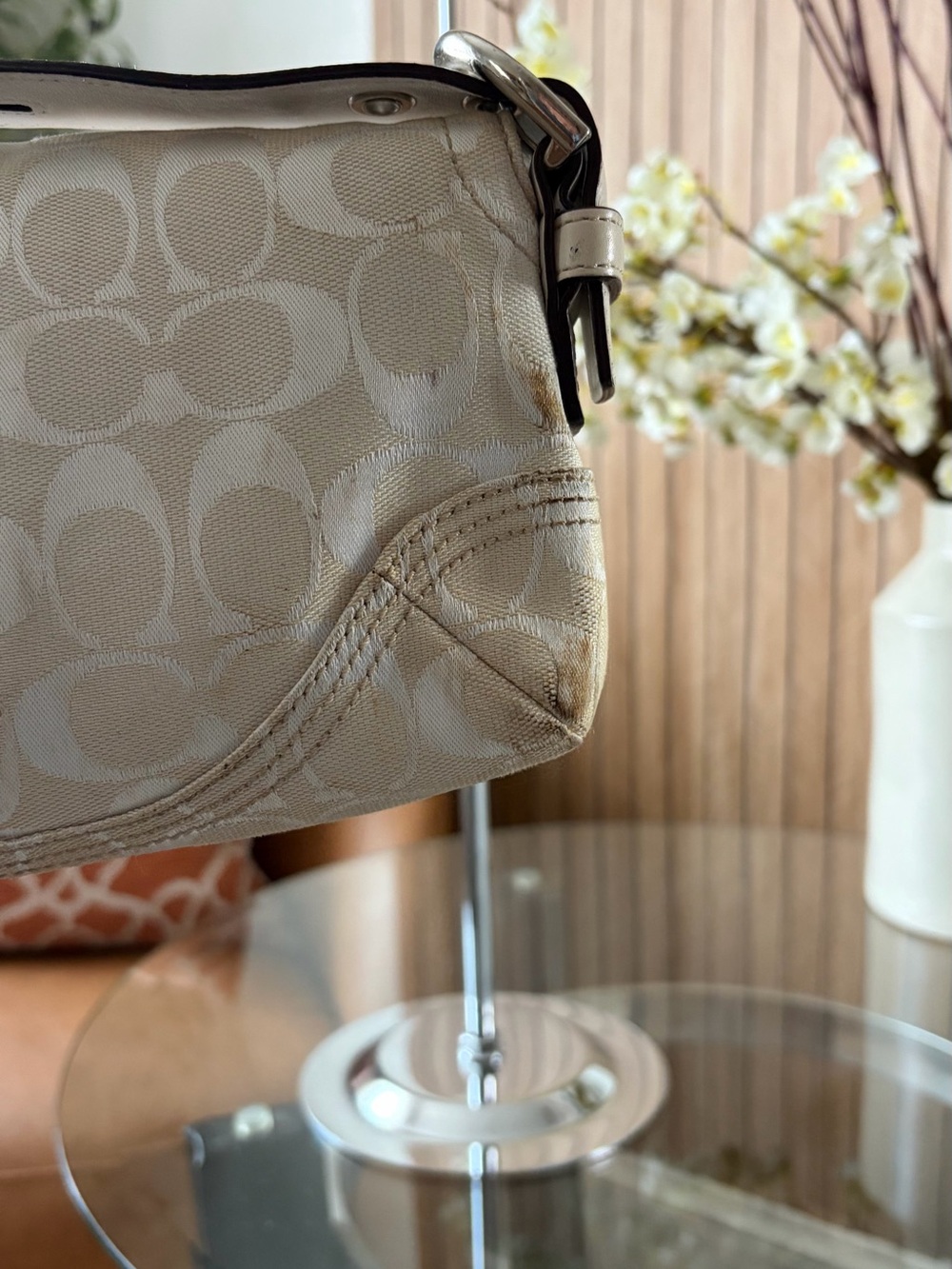 Coach SoHo bag. Beige Signature Canvas Shoulder Bag with Red Cherry Charm - Picture 3 of 3